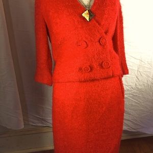 1960’s Elegant Jackie -O Style 2 Piece Ladies Suit